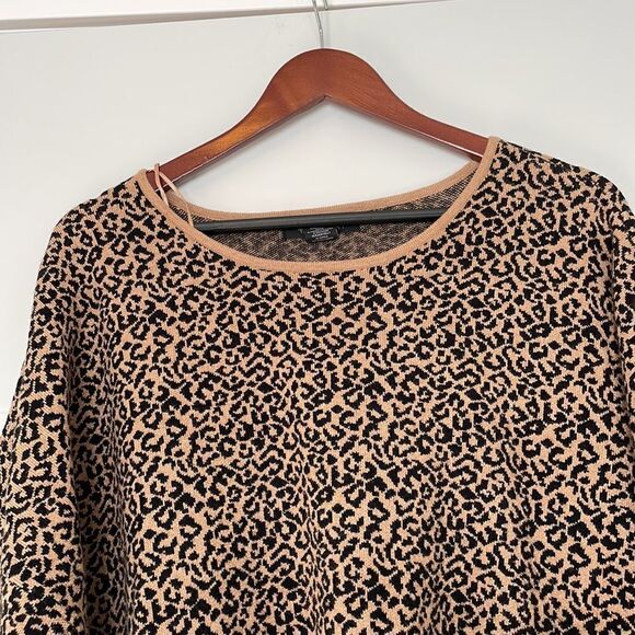 Tahari Leopard Print Sweater - Picture 4 of 9